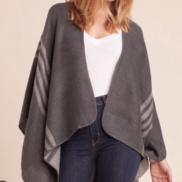 BB Dakota Poncho - Picture 2 of 8